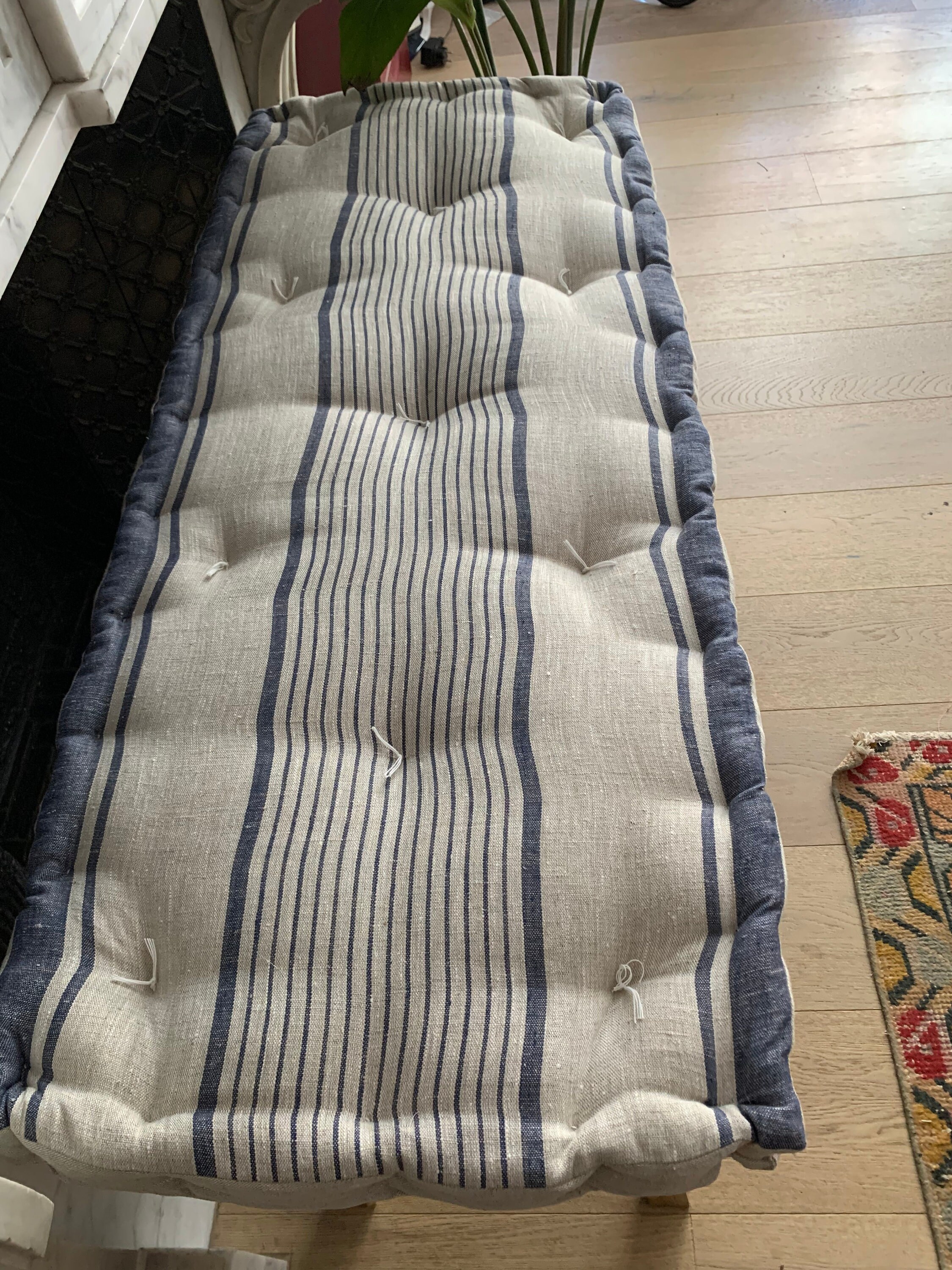 Navy Stripe Tufted Cushion in Grain Sack Linen Custom Linen - Etsy UK