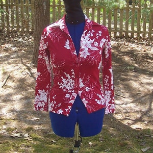 Vintage Groovy Floral Button Up Blouse - Red and White Floral shirt - Butterfly Collar Long Sleeve Polyester Shirt - 70s 1970s 60s 1960s