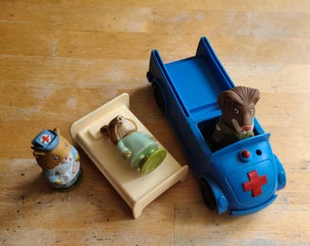 Vintage Playskool Richard Scarry Puzzletown Doctor Set 1976 - Incomplete
