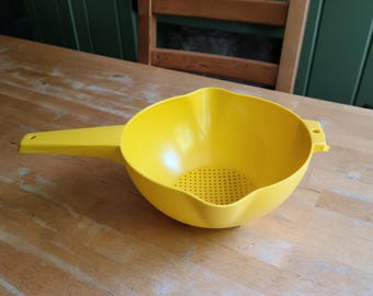 Yellow Tupperware Strainer - Vintage 1970s Seventies 70s - Retro Kitchenware - Kitchen Cooking - Tupperware - Spaghetti Colander