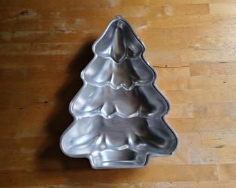 Vintage Wilton Christmas Tree Cake Pan 1986