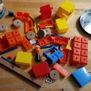 Vintage Tinker Toy Construction Set - Child Guidance Toy 1978 - 1970s Toy - Vintage Construction Toy Blocks