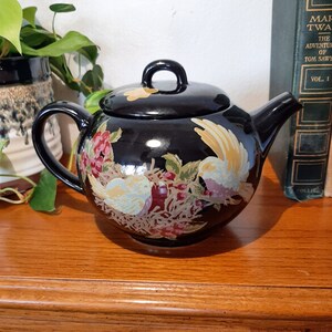 Birds and fruit teapot homecoming china black