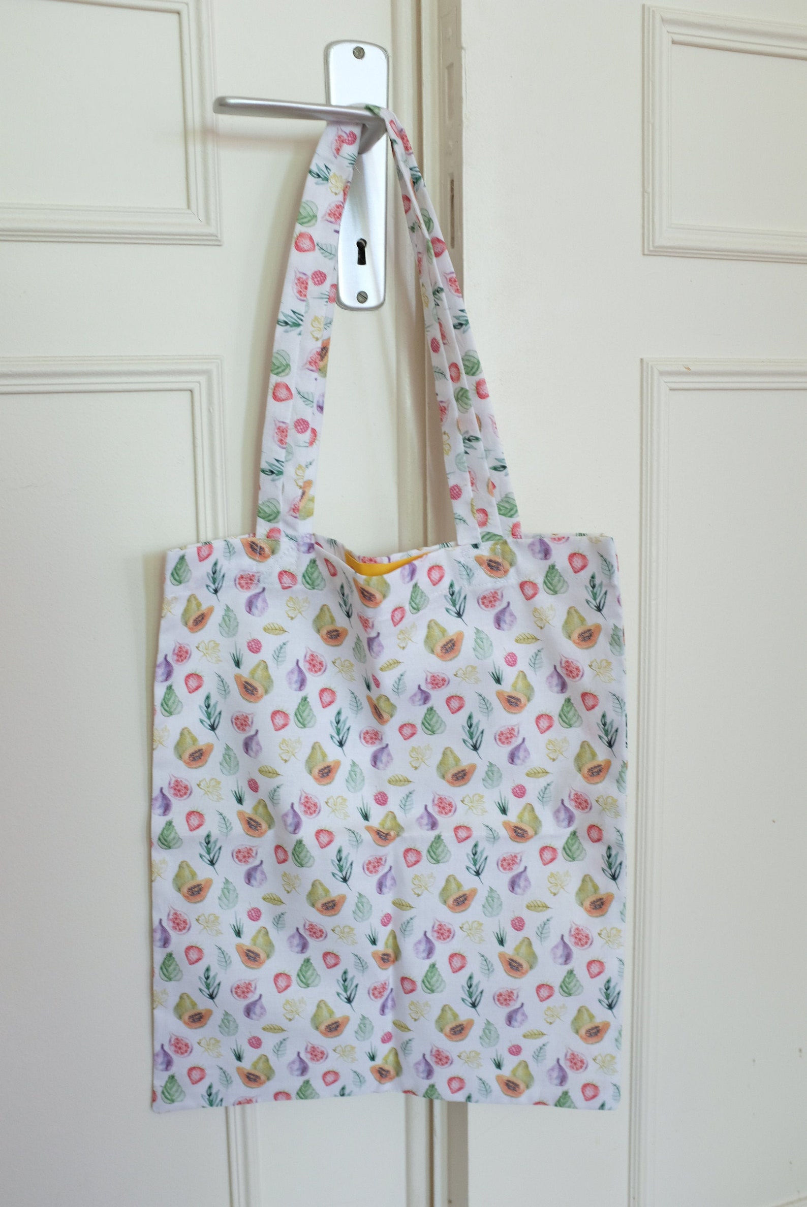 Light and resistant Papaya tote bag ideal for carrying your Etsy