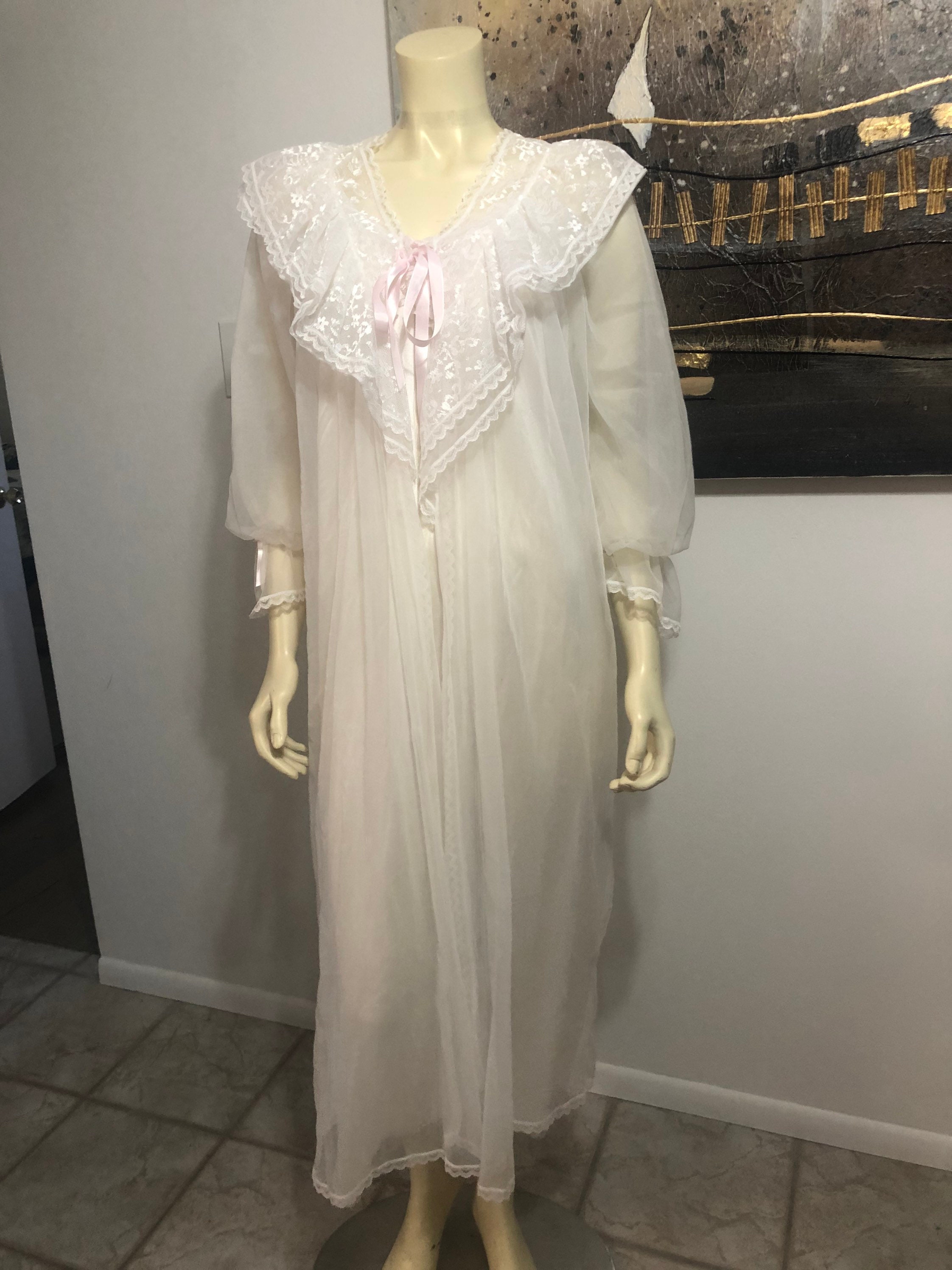 Vintage 1980s lace Nightgown Peignoir 2-PC set Sears Small | Etsy