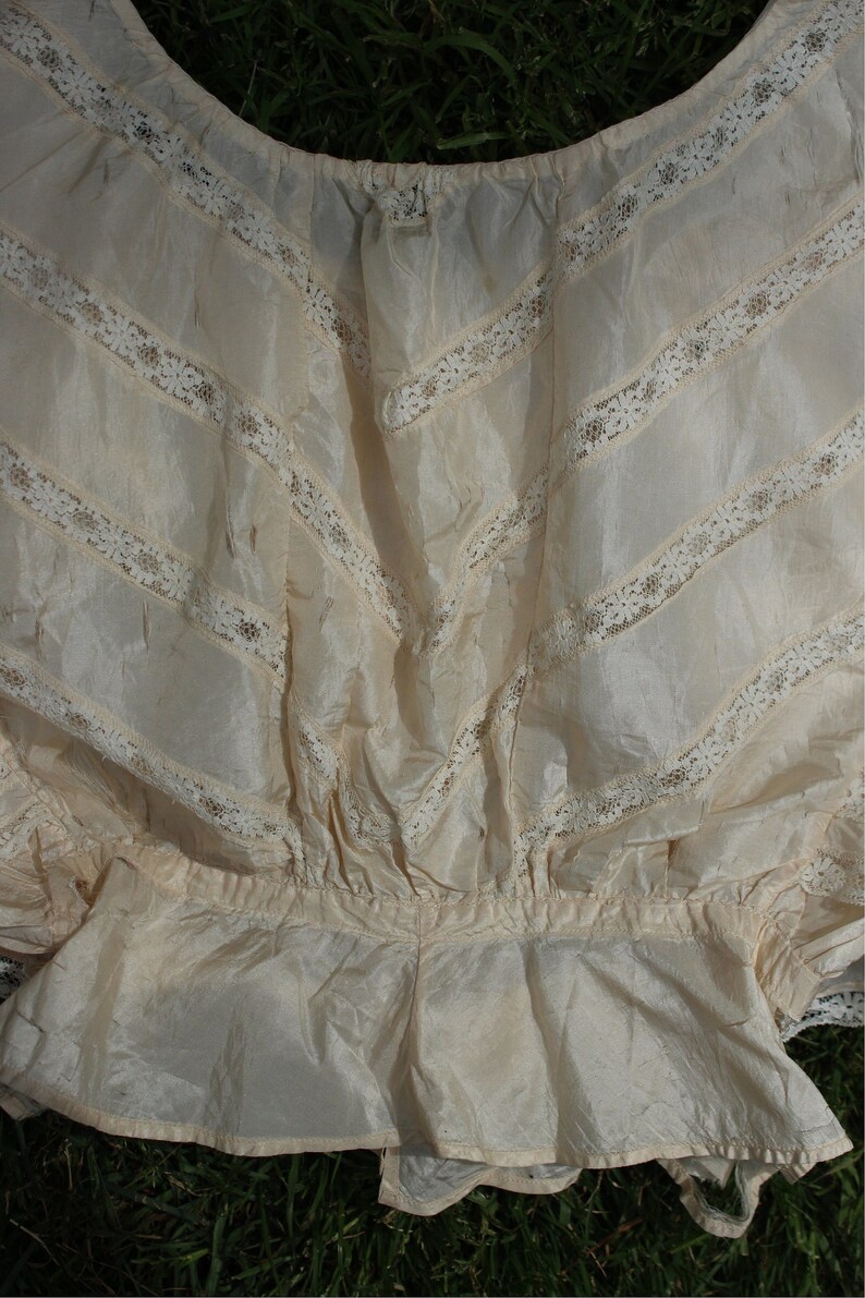 XS/S-As-is/for study Early 1900s Ruffled Silk Lace Corset Cover image 5
