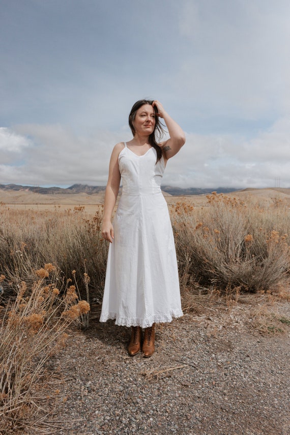 30” waist— 1940’s Cotton Dress with Quatrefoil Eye