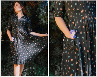 28” Waist—1940’s Zip-front Floral Print Rayon Dress