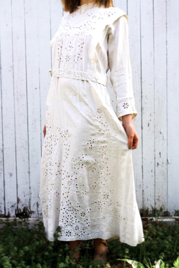 S/L-c.1918 Linen and Hand-Sewn Eyelet French Weddi