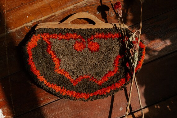 30's/40's Handmade Tufted Handbag - image 3