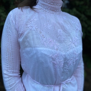 XS/S--1900’s “Geisha Waist” Embroidered Blouse--Please read item description before purchasing for details, measurements, and return policy!
