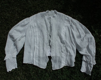 M/L-Early 1900’s Eyelet Summer Jacket