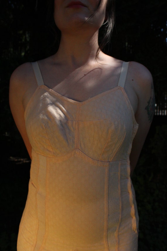 S/m-1930s Peachy Pink Dotted Shapewear -  Canada