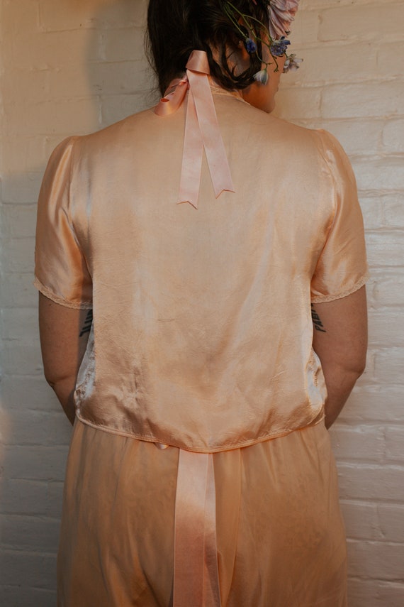 XS-S-- 1930's Rayon Silk Satin Bed Jacket with La… - image 8