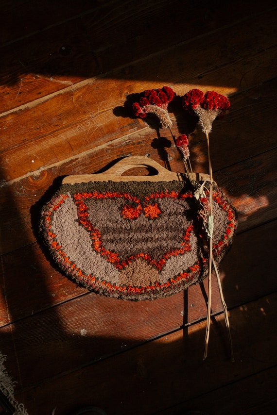 30's/40's Handmade Tufted Handbag - image 5
