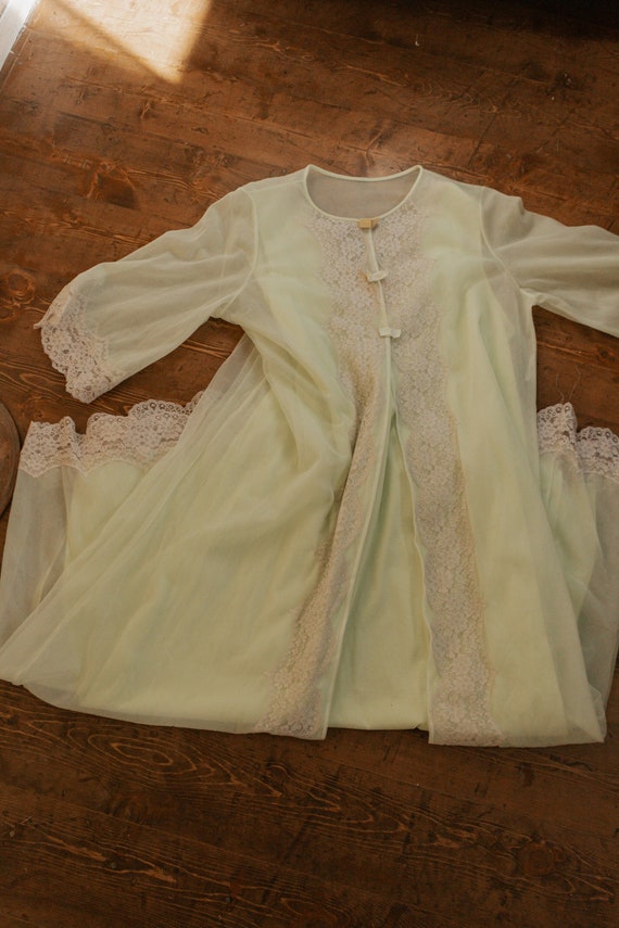 M-L--1960's Peignoir Set