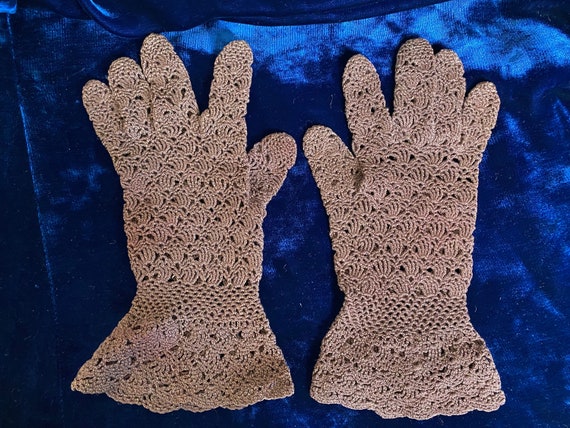 1930’s crocheted gauntlet gloves - image 3