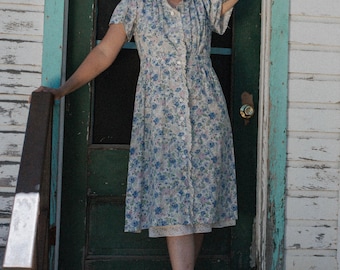 33” waist— 1930’s Feedsack Dress w/ Eyelet Trim—Please read item description before purchasing for details, measurements, and return policy!