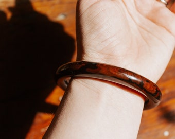 1930's End-of-Day Bakelite Bangle