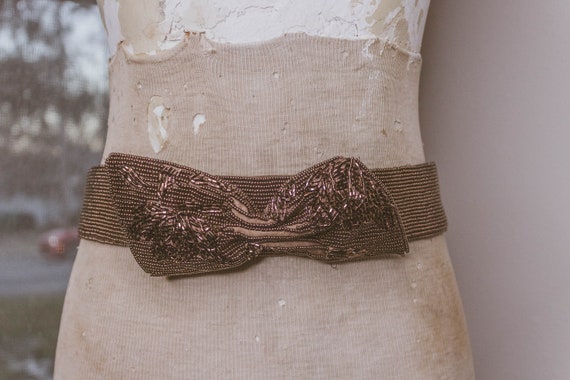 1940's Beautiful Beaded Bow Belt - image 1