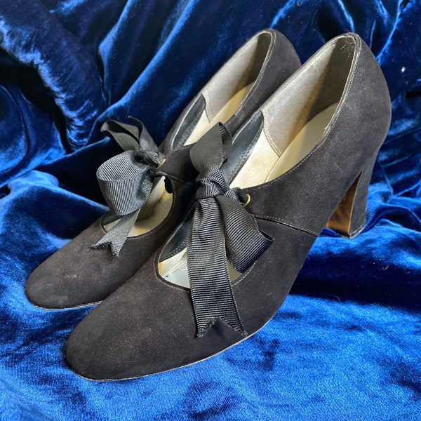 Sz. 6-1980’s Jacqueline brand faux suede heels