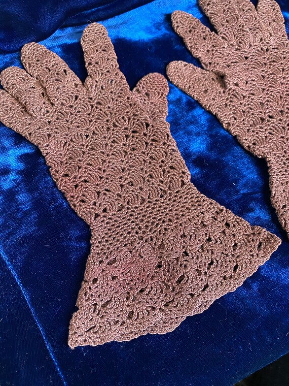 1930’s crocheted gauntlet gloves - image 4