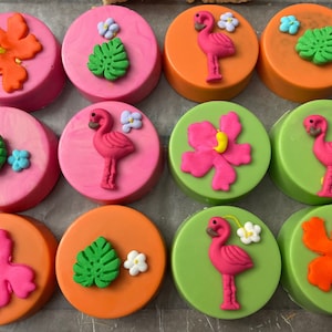 Luau / Hawaiian themed chocolate covered Oreos