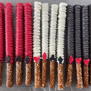 12 Casino theme / poker party chocolate covered pretzel rods