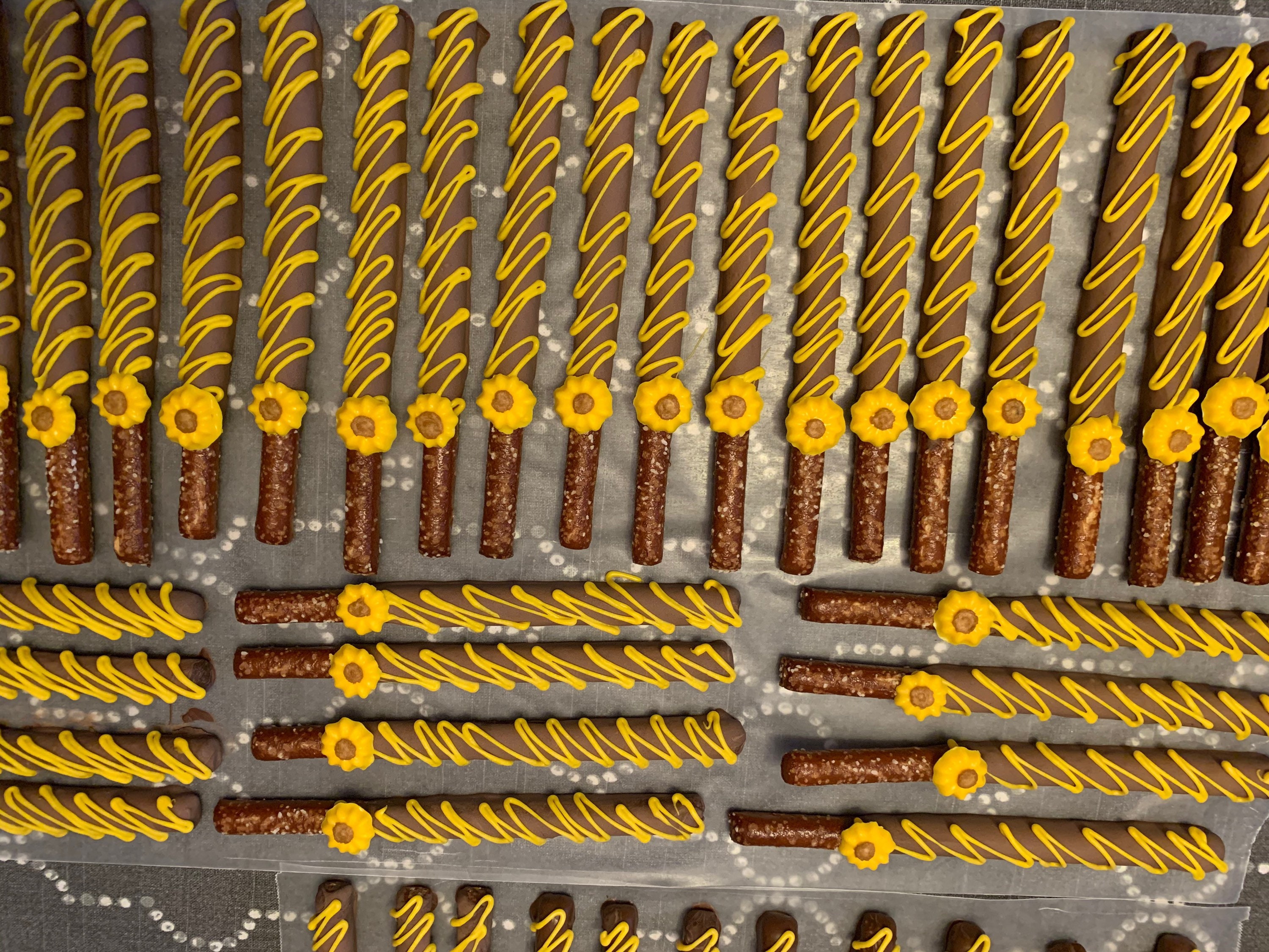 16 Sunflower Chocolate Covered Pretzels Etsy