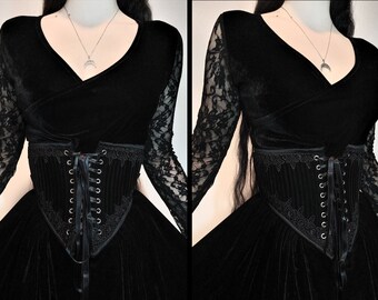 Dark victorian velvet cincher