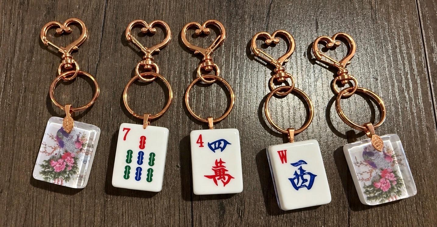 本物の麻雀牌キーホルダー｜麻雀ギフト｜麻雀バッグチャーム｜牌の色を
