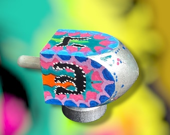 Figurine Hanoukka Dreidel Faite à La Main Avec Diamants écrasés Bleus