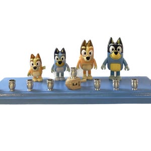 Bluey Kids Australijska rodzina Psy Przedszkole Kolekcjonerskie figurki Menorah Dreidel Cartoon Blue