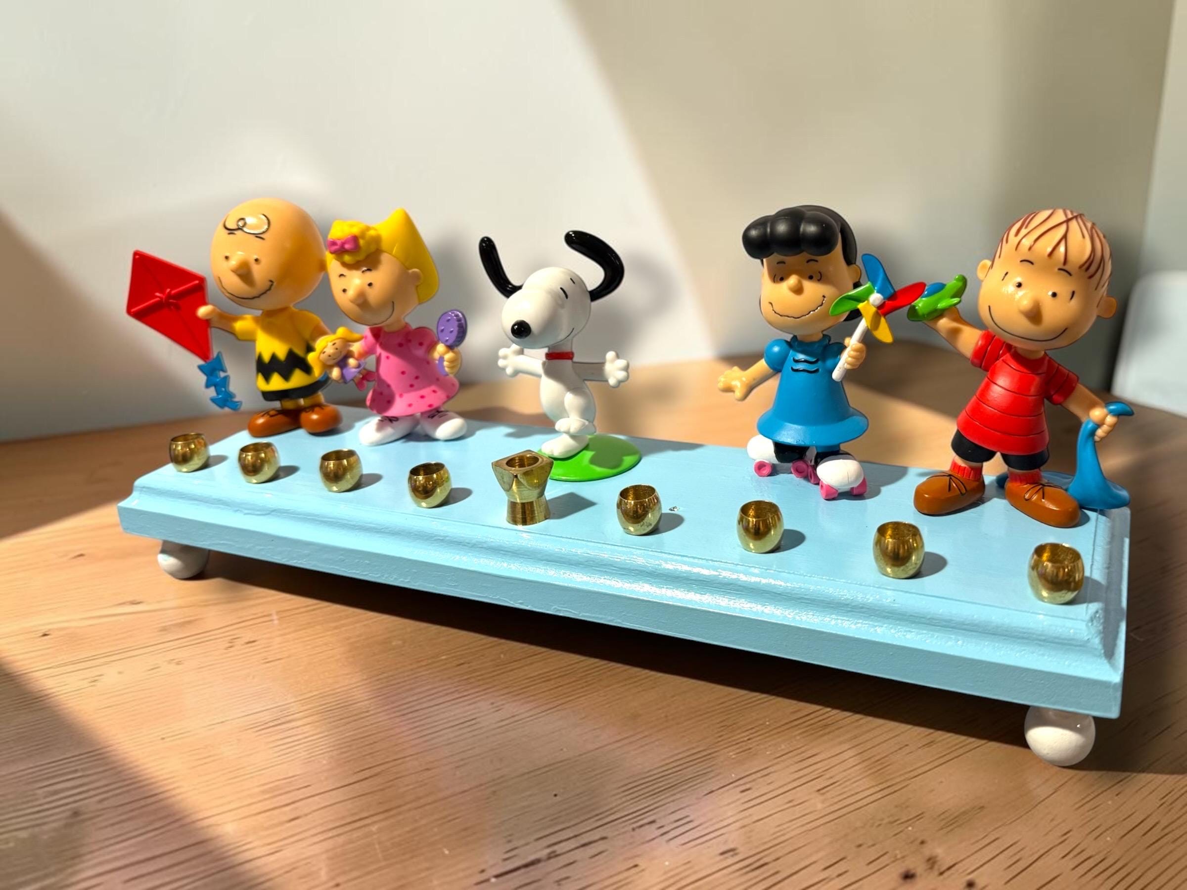 Peanuts Menorah Classic Collectors Charlie Brown Snoopy Lucy