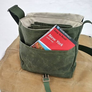 Caprivi mini Waxed canvas haversack. Courier bag. Messenger bag, Hiking, camping, bushcraft, pony trekking, hunting. 0041