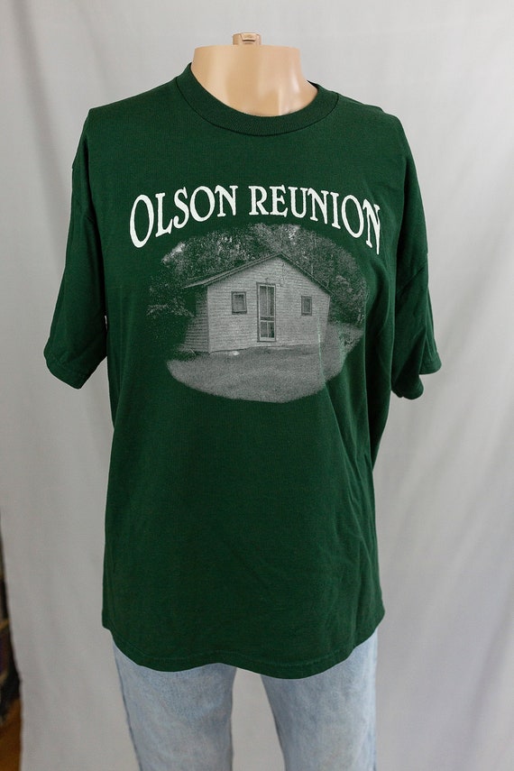 Vintage 90s Olson Family Reunion Creepy Cabin T-Sh