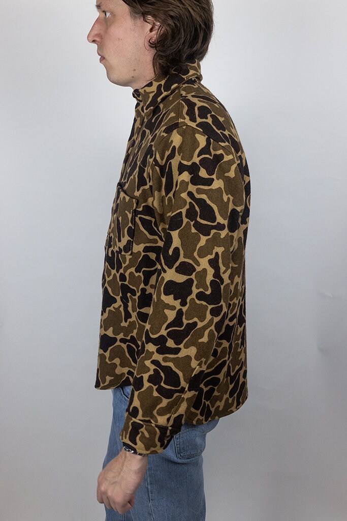 Vintage 80s Woolrich Long Sleeve Two Pocket Button Down Tan Brown