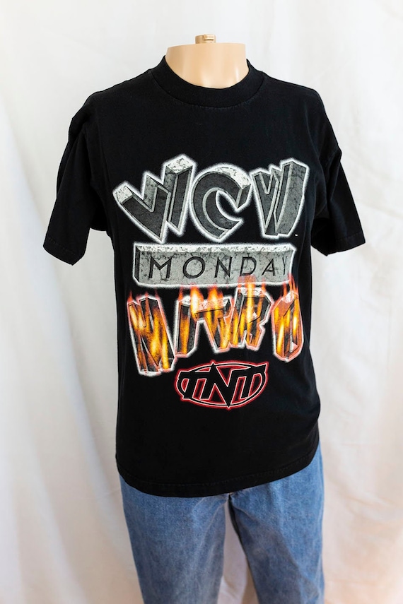 Vintage 90s WCW Monday Nitro on TNT US Tour T-Shir