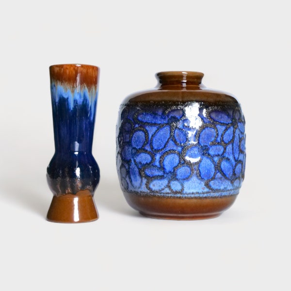 2 ceramic vases in blue and brown from the German brand Strehla Keramik design 1467 and 1406