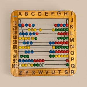 Vintage Holz Abakus – Lernspielzeug mit Buchstaben & Zahlen – Montessori Kinderzimmer Deko. Rechen schieber tafel, 1950
