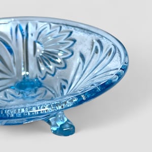 Blaue glasschalen