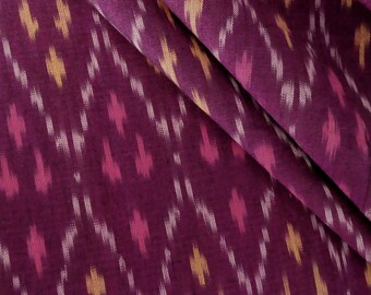 REMNANT 1,20x1,12m Ikat fabric in Magenta Chambray with pink yellow white pattern,mercerized cotton fabric India, Indian handloom artisanat