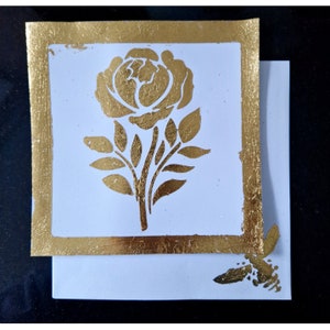 Cartão de creme floral de folha de ouro feito à mão feito sob medida com envelope de abelha bumble de folha de ouro correspondente-sem mensagem dentro