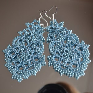 Beaded Earrings 'Big Autumn Anna', Tatted Lace Jewelry, Unique Earrings, Crochet Earrings, Beaded Earrings, Women Accessories, Frivolite, Azul