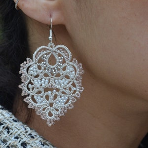 Elegant Beige Lace Earrings 'Olivia', Unique Earrings, Ivory-Pewder-Sparkle Beads, Women Accessories, Beaded Earrings, Statement Jewelry zdjęcie 1