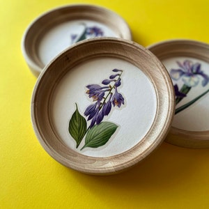 Round wooden frame