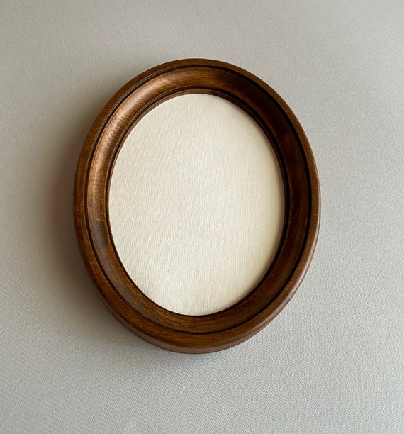 【toowood】Oval Photo Frame Toronto Oval Picture Frame - Walnut |Victorian Frames