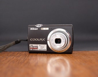 Nikon Coolpix S230 10MP 3x optical Zoom Compact Digital Camera. Vintage Digicam. Y2K Digital Camera. (Tested)