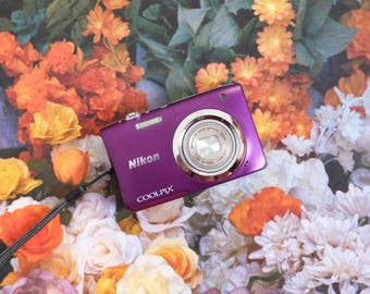 Nikon Coolpix A100 20MP 5x optical Zoom Compact Digital Camera Purple. Vintage Digicam. Y2K Digital Camera. (Tested)