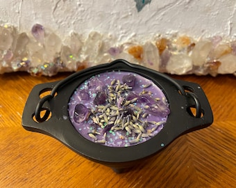Magic Cauldron Candle - Lavender with Amethyst and Lavender Flower